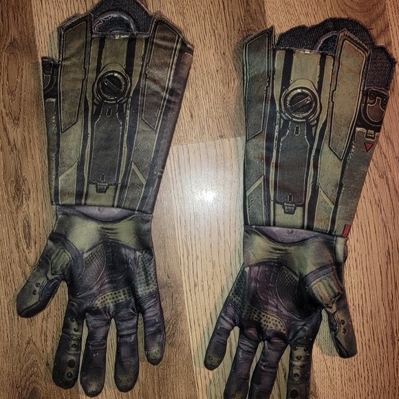 Halo Master Chief Boot Cover, Gloves, treat bag - Picture 4 of 6